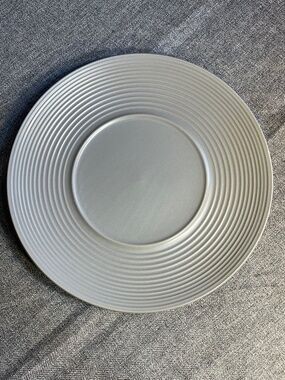 Neutral Gray Ribbed Stoneware Dinner Plate - Contemporary Tableware